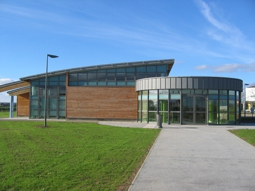 Portes, remplacement de vitrines cassées, verrières et vérandas à Alençon