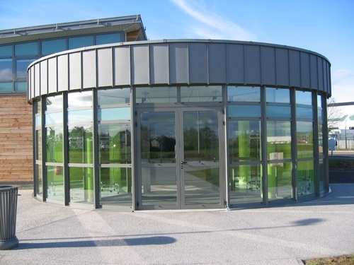 Portes, remplacement de vitrines cassées, verrières et vérandas à Alençon