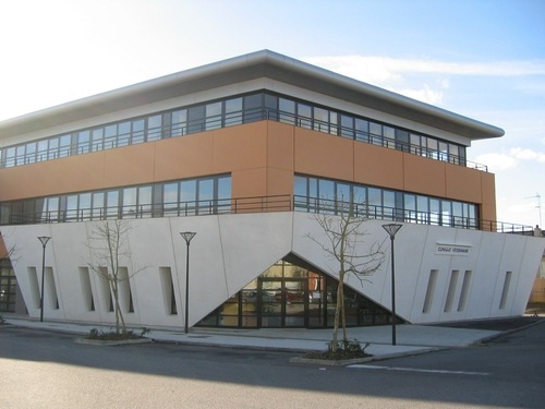 Portes, remplacement de vitrines cassées, verrières et vérandas à Alençon