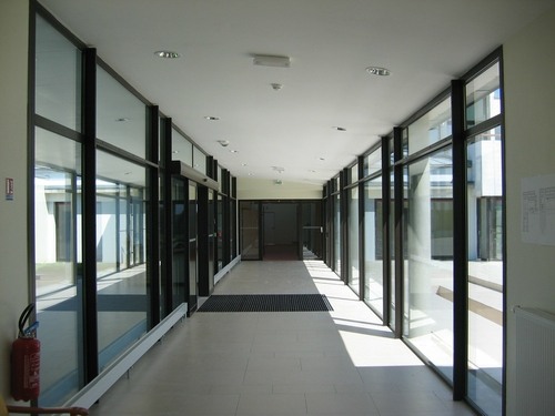 Portes, remplacement de vitrines cassées, verrières et vérandas à Alençon