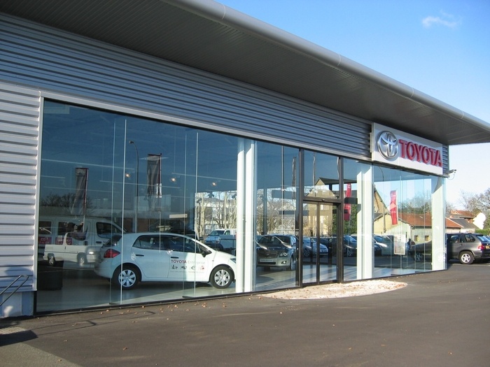 Remplacement de vitrine cassée à Alençon